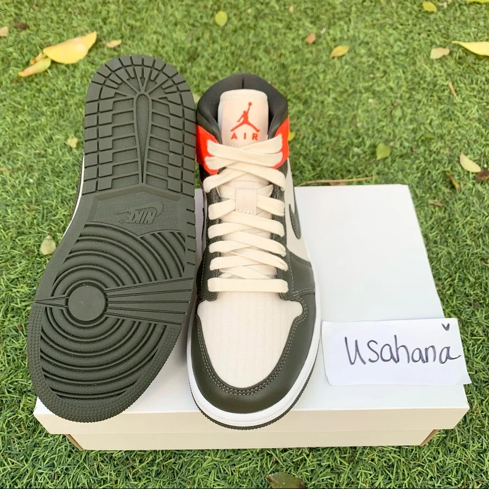 Women's Nike air Jordan 1 mid - Picture 4 of 4